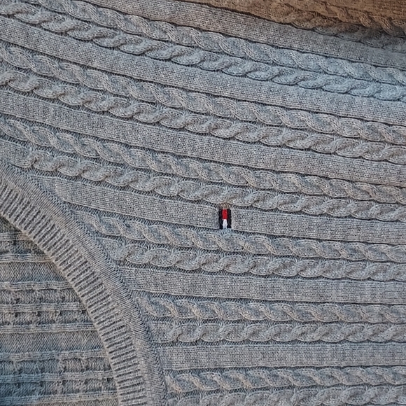 Tommy Hilfiger Sweater - Picture 2 of 8